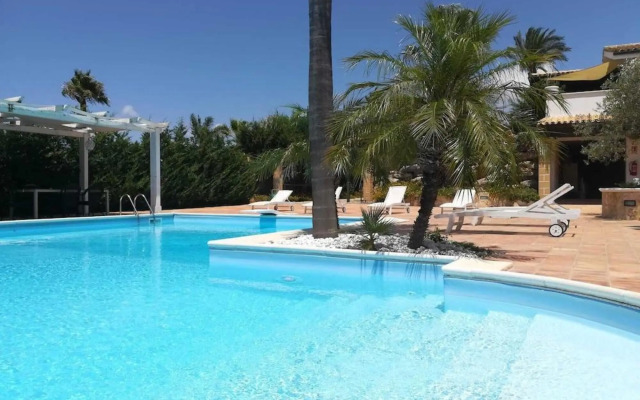 Villa Carlo Resort