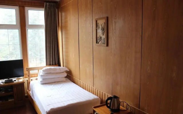 Changbai Mountain Hunting Resort Hotel