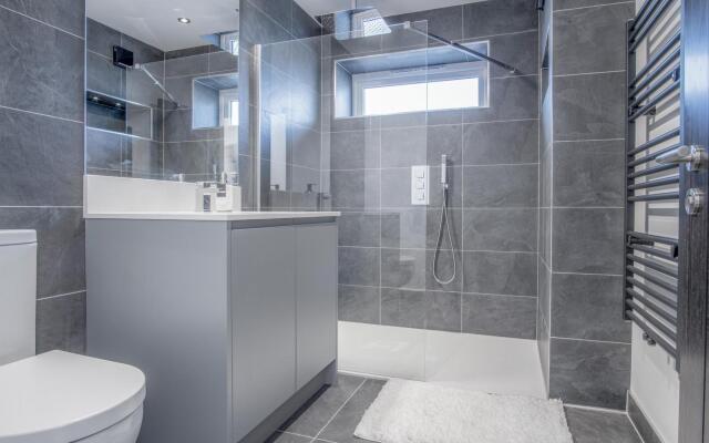 Sunrise - 5 Bedroom Luxurious Holiday Home - Pendine