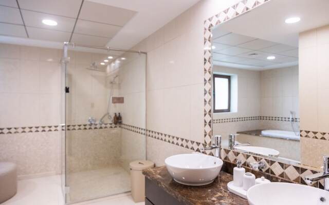 Lux 5BR Townhouse in Balqise Residence