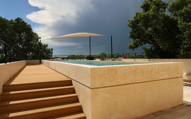 Casa Oneiro Hotel Boutique & Suites