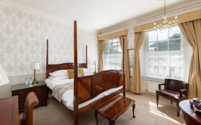 The Royal Hotel