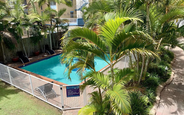 Outrigger Burleigh
