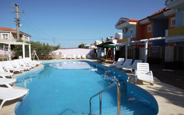 Cundavilla Pool & Beach Hotel & Suites