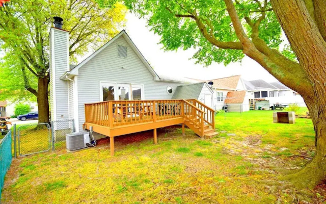 Fountain Road 13701 3 Bedroom Home by RedAwning