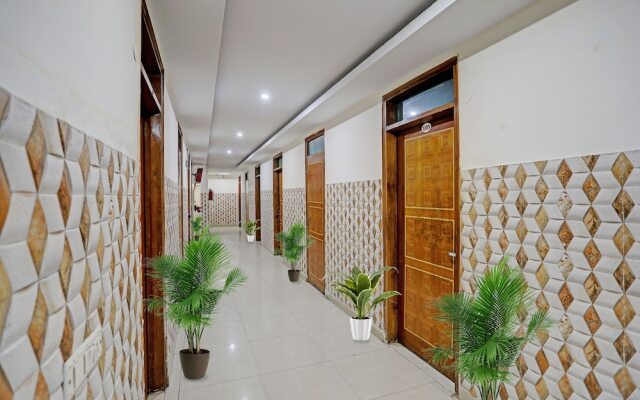 Roomshala 020 Hotel Black Stone