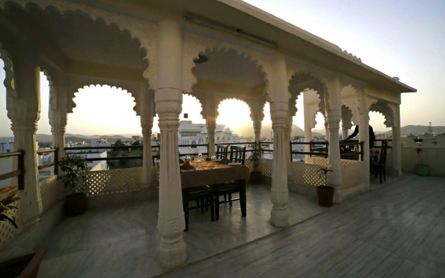 Hotel Royal Pratap Niwas
