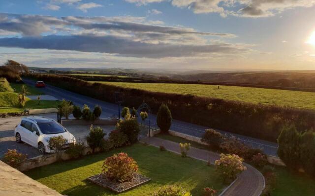 Kings Acre spacious 4 bed with Breath-taking views