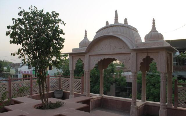 Moustache Agra