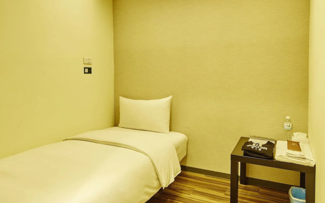 Single inn kaohsiung Lisen Hostel