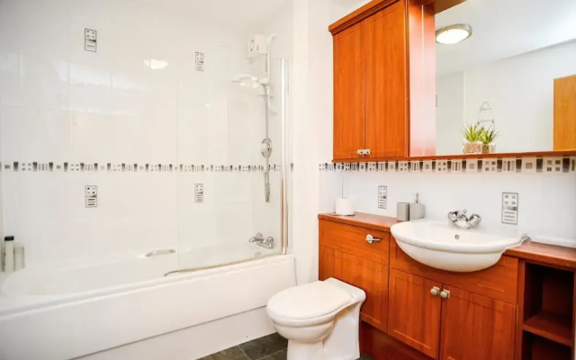 Beach Boulevard Apartment