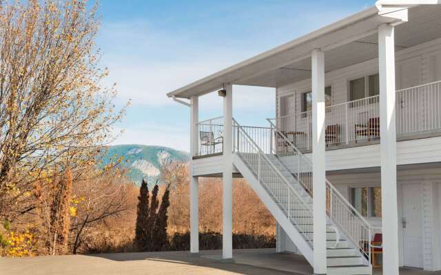 Travelodge by Wyndham Salmon Arm