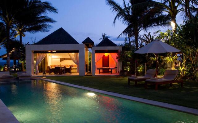 Aventus Luxury Beachfront Villa Gianyar