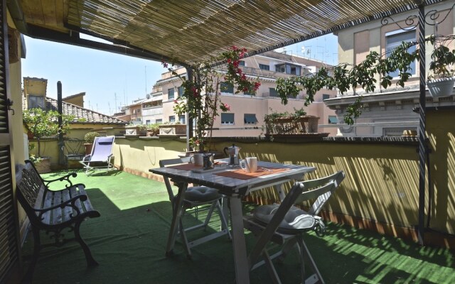 House & The City - Vatican Apartments