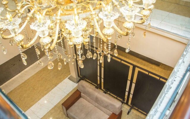Royal Crest Hotel & Suites