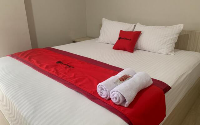 RedDoorz near Alun Alun Purbalingga
