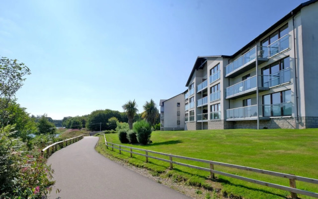 Modern two Bedroom Aberdeen Apartment With River Views