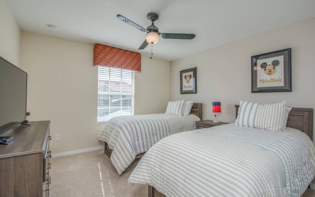 Pleasant home near Disney with private pool