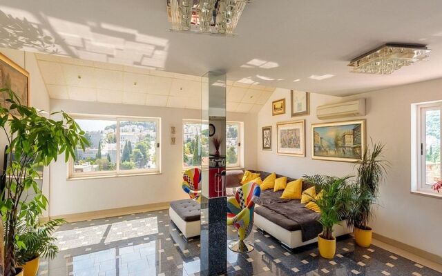 Heavenly Holiday Home