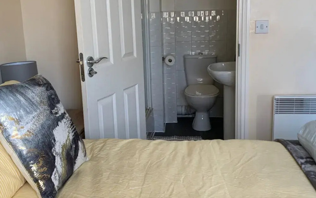 Sleeps 4/6 pet Friendly Parking nr Nec/warwick uni