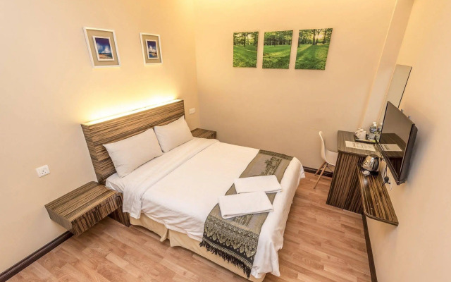 Little Gaya Hotel