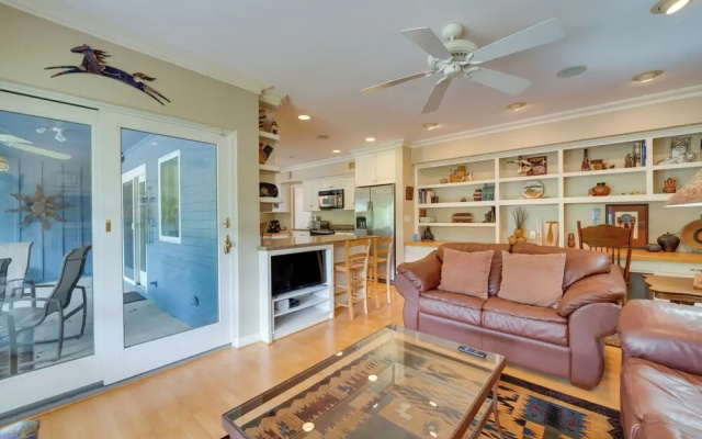 Pool & Outdoor Kitchen: Home 10 Mi to Dtwn Phoenix