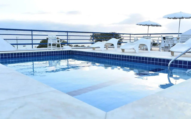 Ameris Manos Royal Hotel