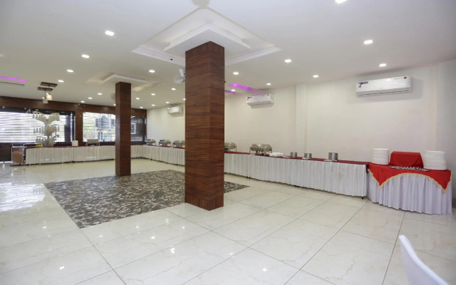 OYO 12652 Hotel Raj Mohan Palace