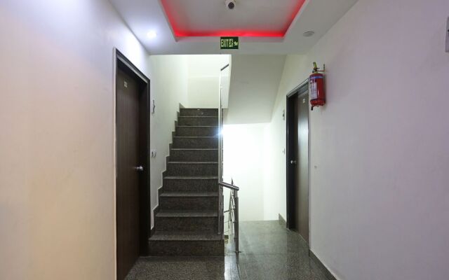 OYO 7578 Hotel Luck Residency