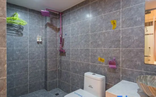 Manli Hotel (Youjiang Medical College for Nationalities Baise College Donghe Campus)