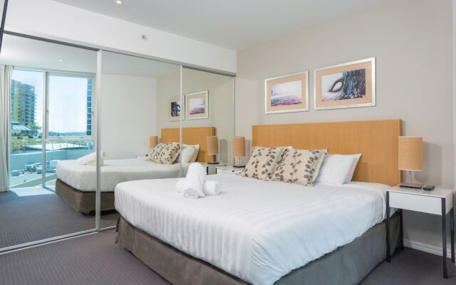 H Residences by Holiday Holiday