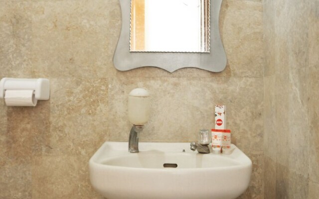Hotel Mawar Saron by Oyo Rooms