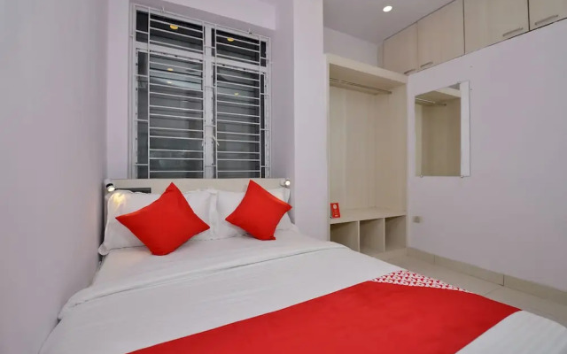 OYO Townhouse 539 Transit Express