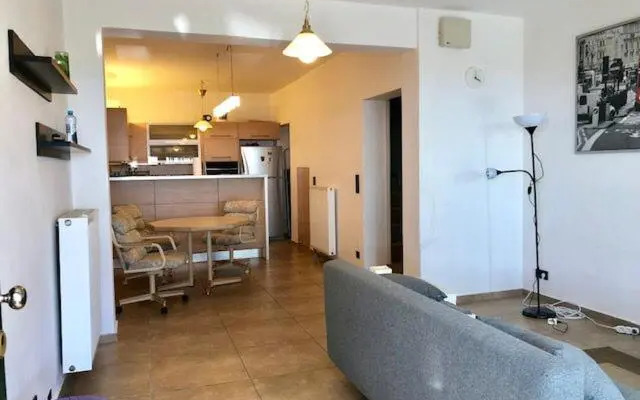 Sea view ground floor 300m from the beach