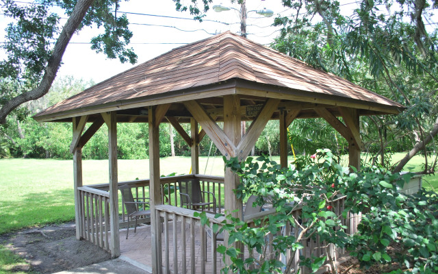 Mar Bay Motel &Suites