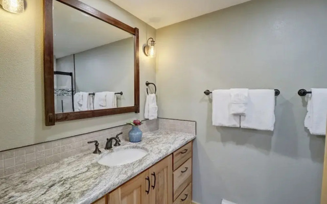 Peregrine Lodge-Remodeled Kitchen-Steps to Super Bee Lift - PG309 by RedAwning