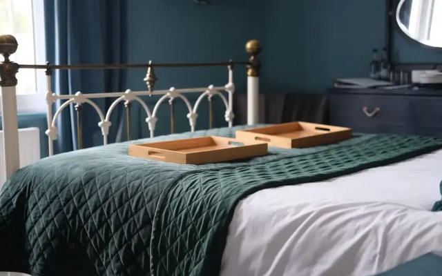 The Crown Inn Dial Post