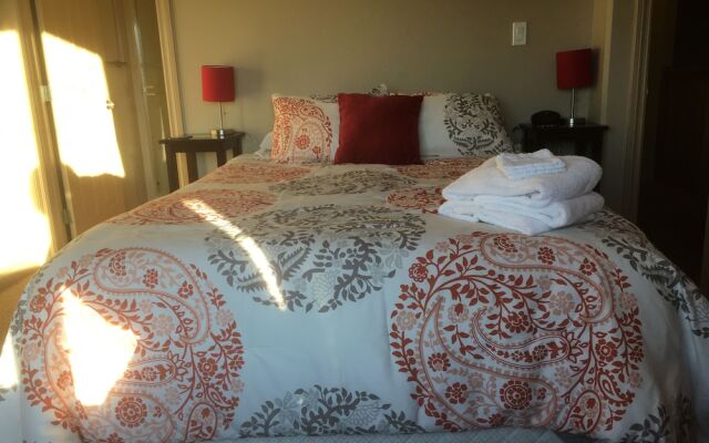 Radium Vacation Rental 3 Bedroom Townhome with Views