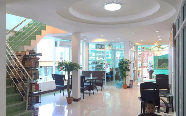 Sea Breeze Resort