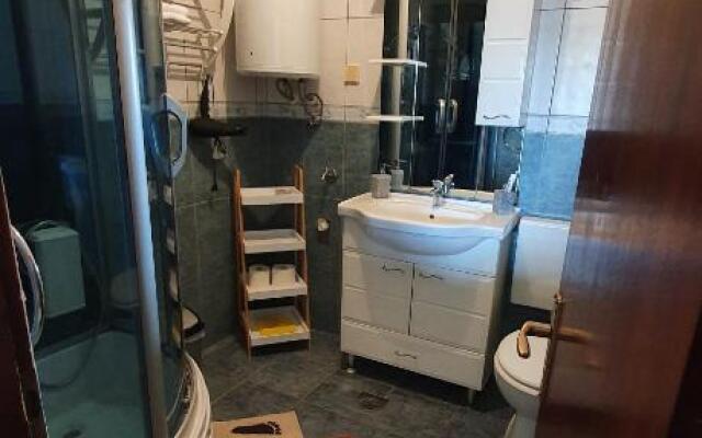 Apartman CaCO3 - Potpuno opremljen stan u blizini Plitvičkih jezera