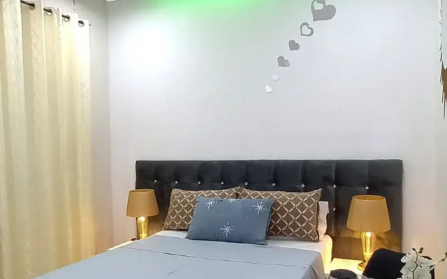 4040 Accomodation