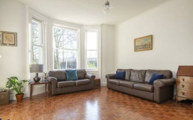 Spacious 3 Bedroom Flat By Hackney Downs