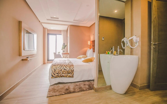 New Art's DownTown Hotel