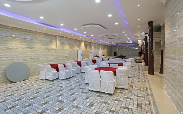OYO 9855 Hotel Royal Suites