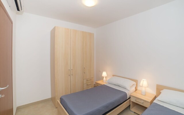 Panoramic Villa With Pool, Near the Beach