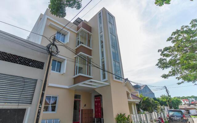 RedDoorz near Soekarno Hatta Airport