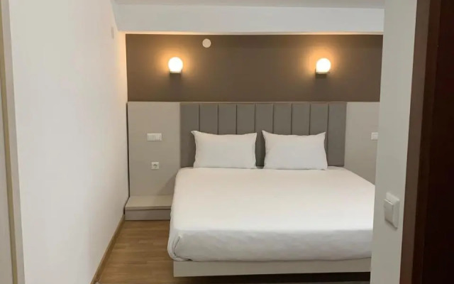 Royal L Hotel