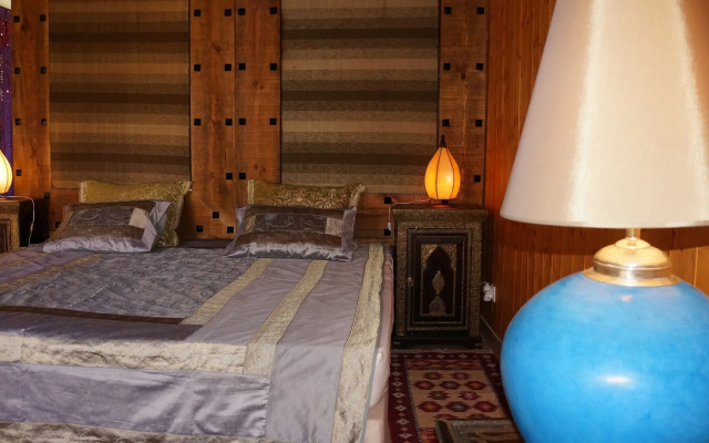 Inn Seventies Cheap & Chic II