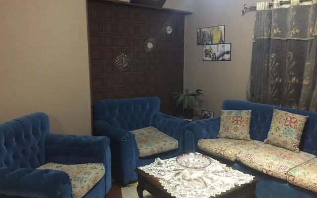 Explore Cairo From A Cozy Designed apt