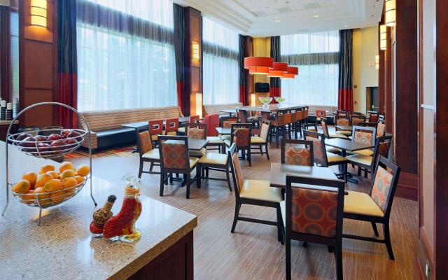 Hampton Inn & Suites Arlington Crystal City DCA